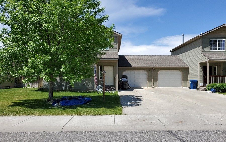 1st image of 169 Pebble Brook Ln