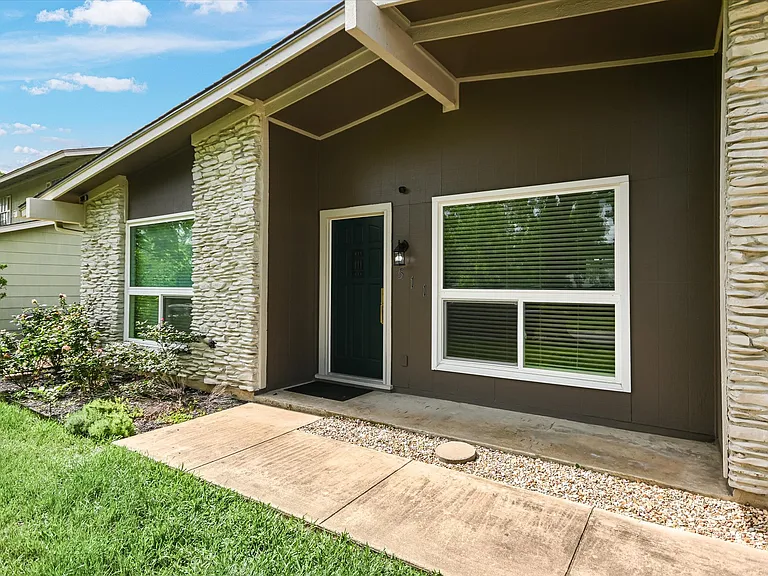 511 Arbor Ln — Photo 35
