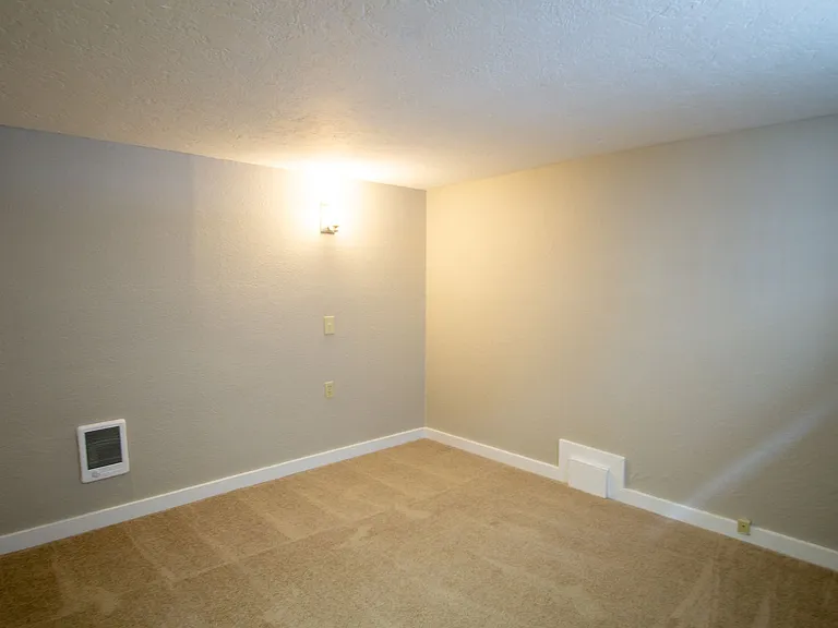 Great NW Location: Spacious 1 Bedroom Ready Now! — Photo 9