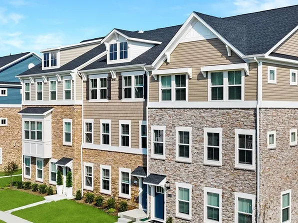 10713 Millport St, White Plains, MD 20695