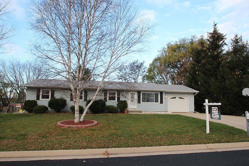 1st image of 612 Sommers Ct