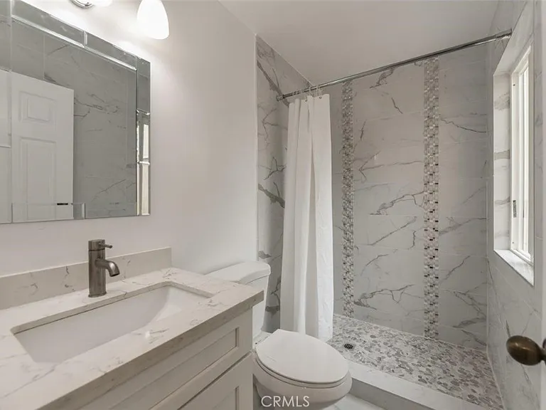 37 Wellesley #47 — Photo 24