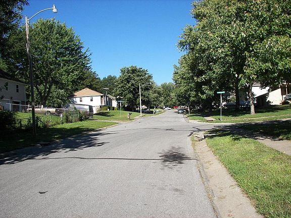 2nd image of 4409 NW Wallingford Dr