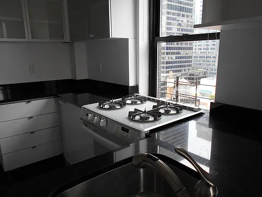 Rented by Carlyle Property Management | media 2