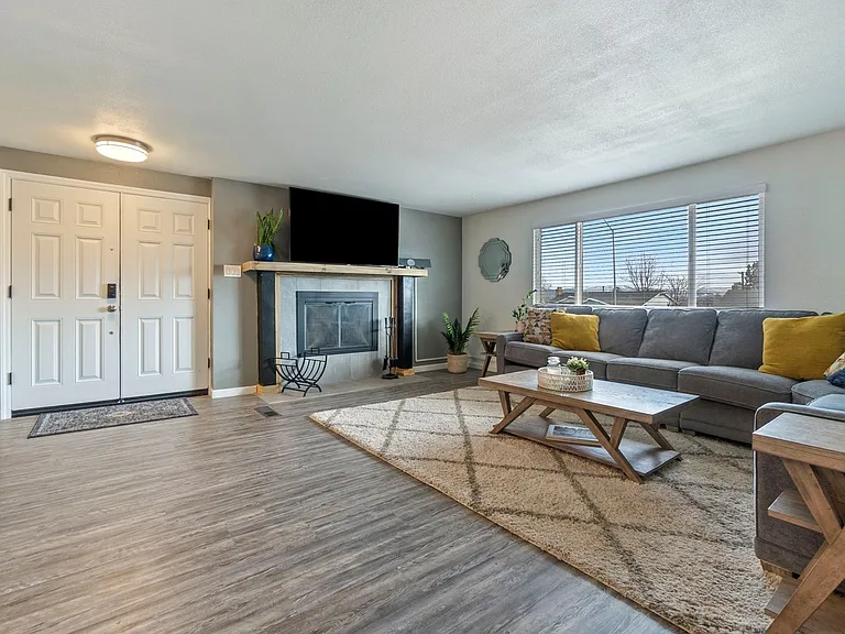 701 Bowman Dr — Photo 12