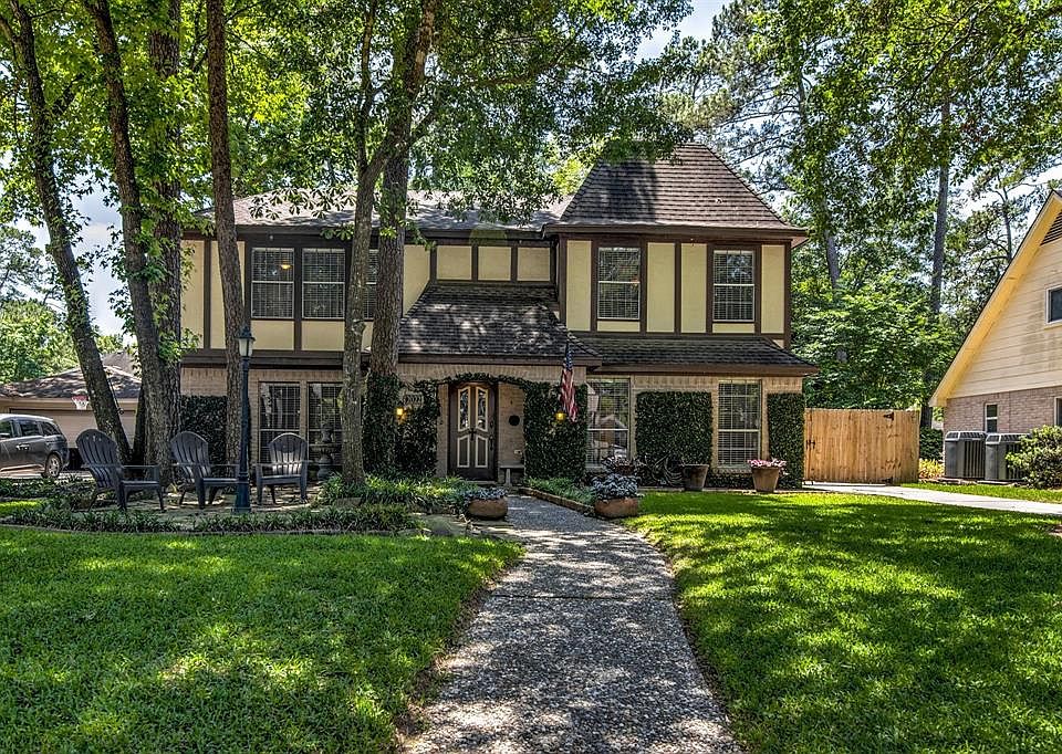 1st image of 2022 N Riverlawn Dr