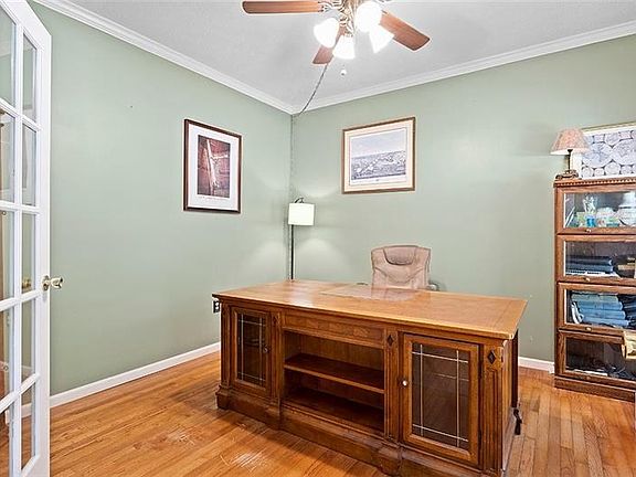 4th image of 180 Davison Dr