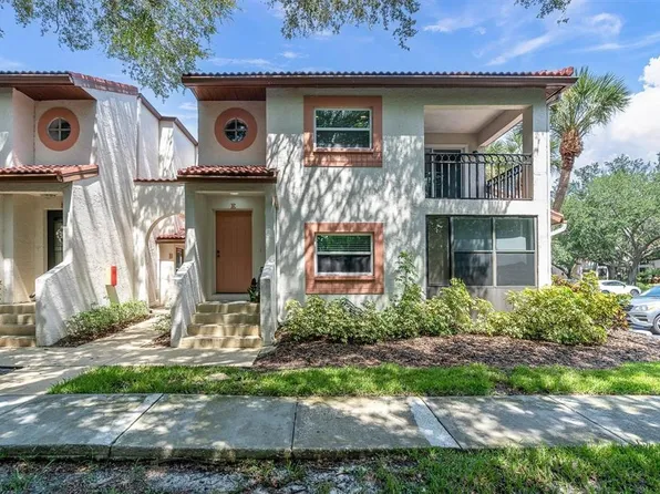 476 Santa Cruz Pl NE APT E, Saint Petersburg, FL 33703