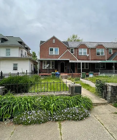 3920 Fairview Ave — Photo 1