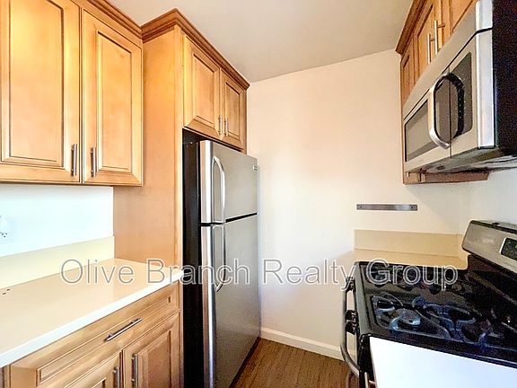 5th image of 2128 Kent St #A