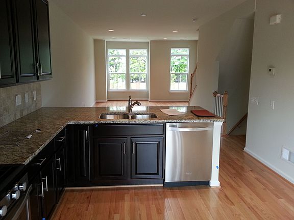 3rd image of 3100 Waterloo Ln