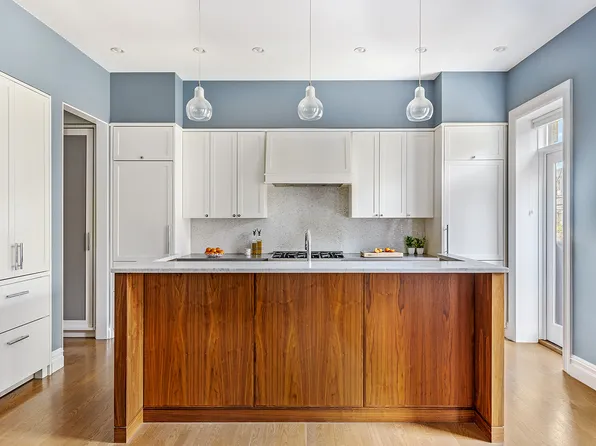 557 Ninth Street image 5 of 21