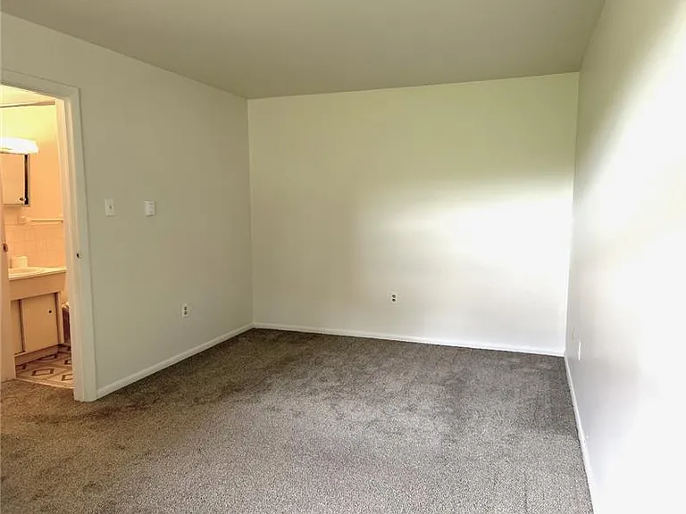 401 Colonial Dr #6 — Photo 11
