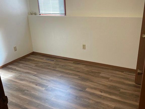 5th image of 472 Lawrence St #470