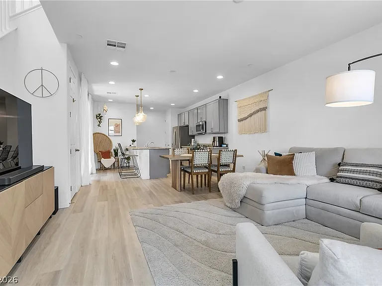 92 Kimberlite Dr — Photo 5