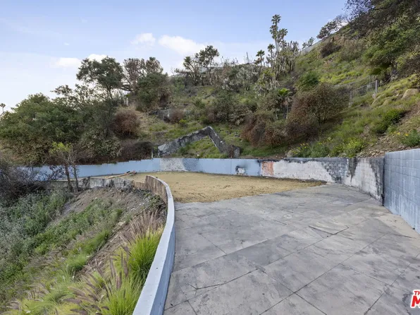 16613 Pequeno Pl, Pacific Palisades, CA 90272