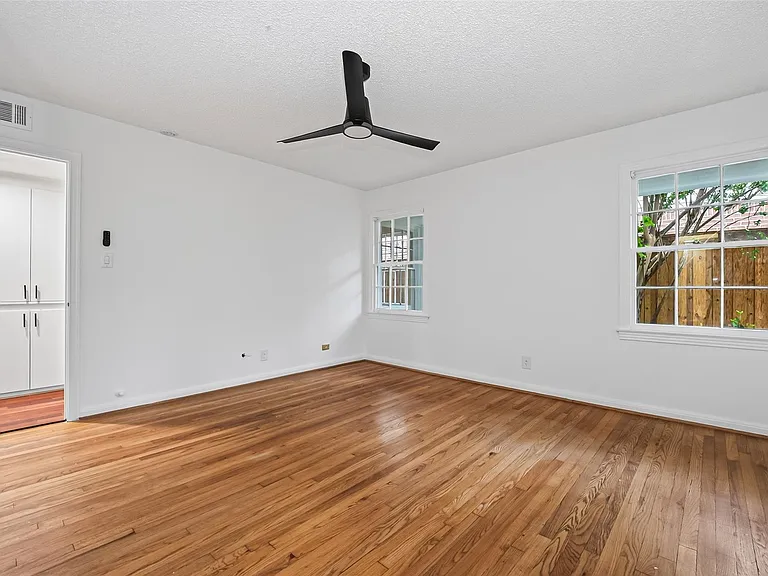 3731 Drake St — Photo 29