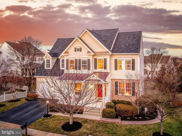 22876 Ashton Woods Dr, Ashburn, VA 20148