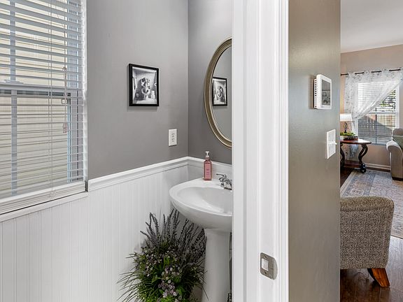 5th image of 3857 Annapolis Way