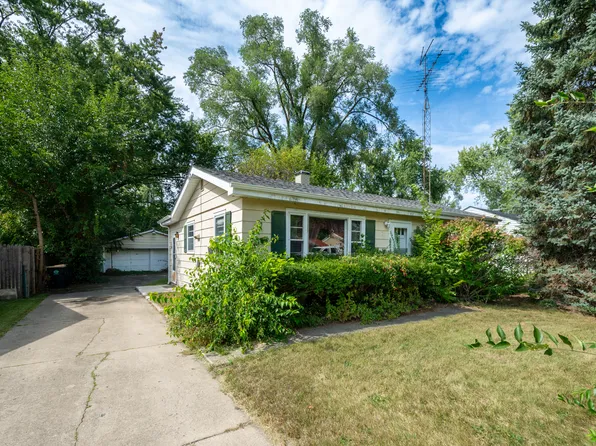 276 Hickory Ln, Antioch, IL 60002
