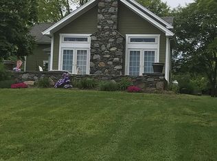 1057 Wapping Rd, Middletown, RI 02842