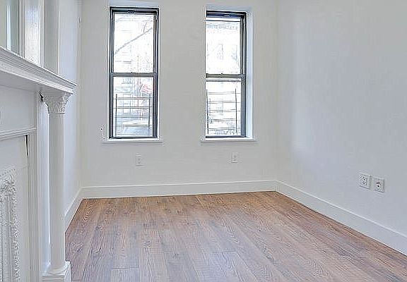 3rd image of 393 Bleecker St APT 1R