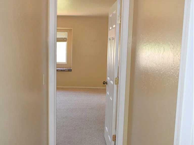 1506 S Pheasant Ln — Photo 18