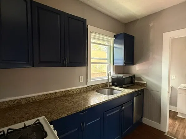 15 Nashua St #1, Fitchburg, MA 01420