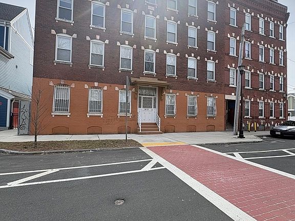 2nd image of 632 S East St