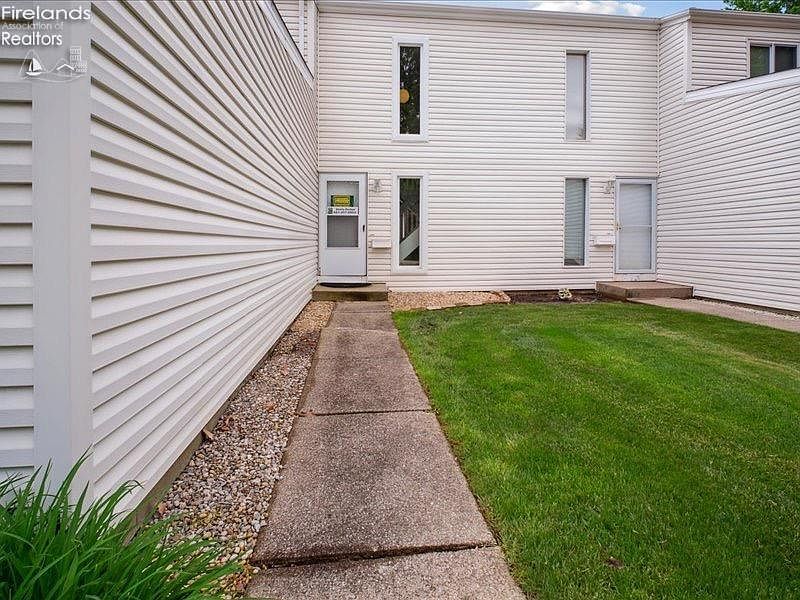 1st image of 244 Deepwood Dr