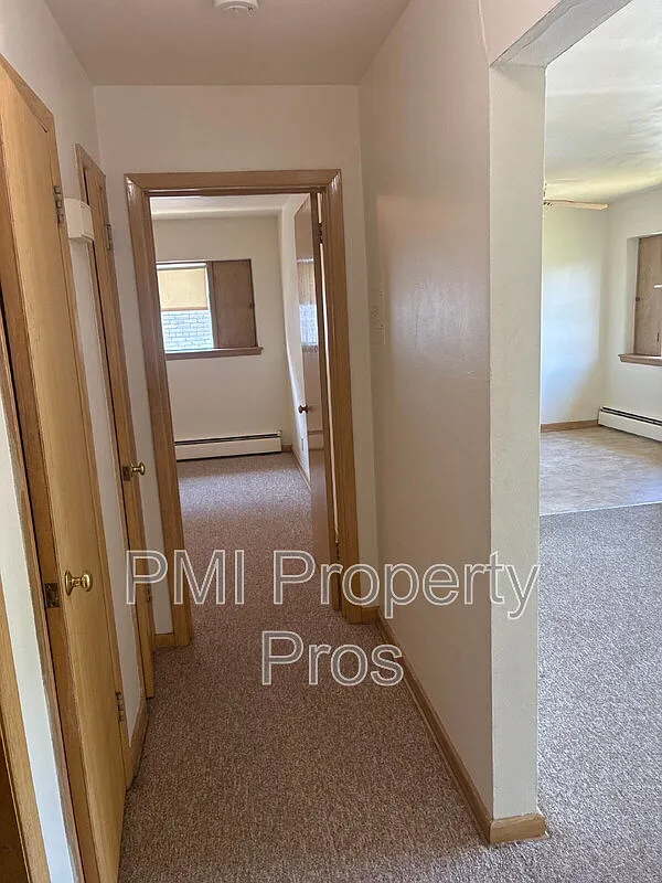 1 bed, 1.0 bath, $800 — Photo 3