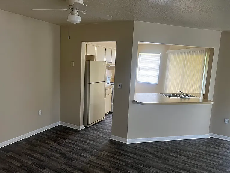7266 Pond Cir — Photo 10