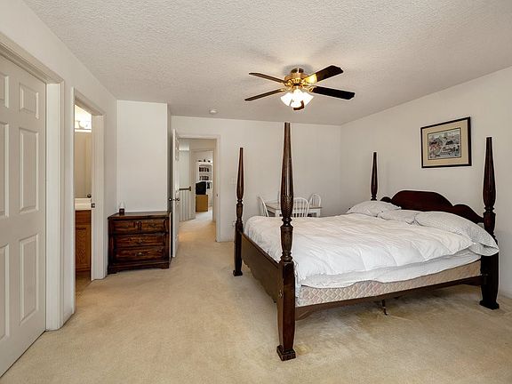 4th image of 9808 Suncrest Ln