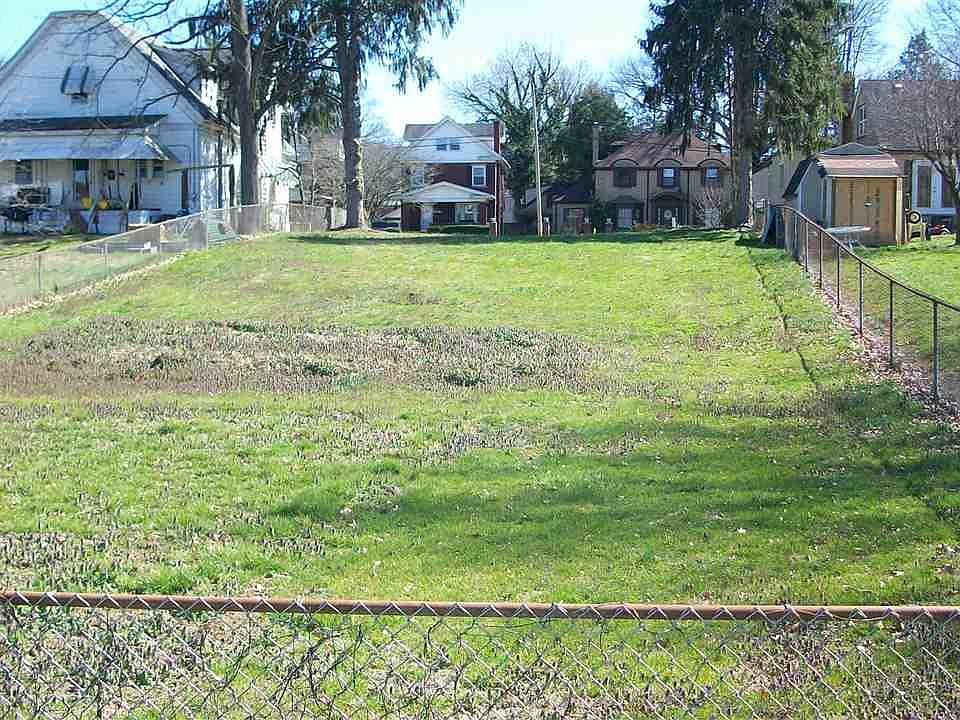 2nd image of 830 Jefferson Ave