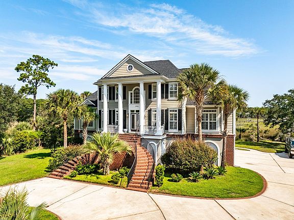 4th image of 2384 Darts Cove Way