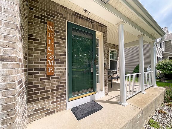 3rd image of 2048 Norwich Dr