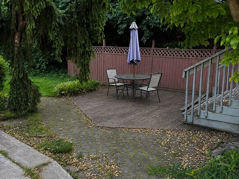 3293 Linwood Ave — Photo 6