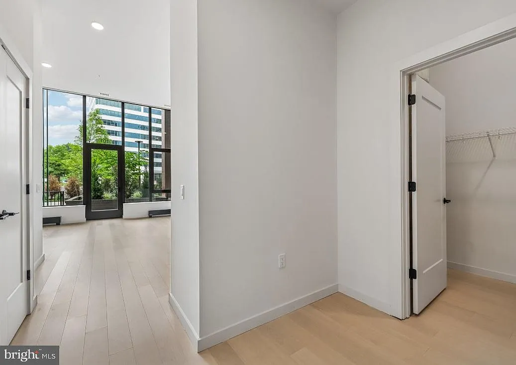 2 bed, 2.5 bath, 1473 sqft, $4,937 — Photo 3