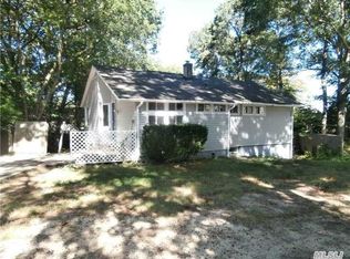 9 Birch Ct, Riverhead, NY 11901