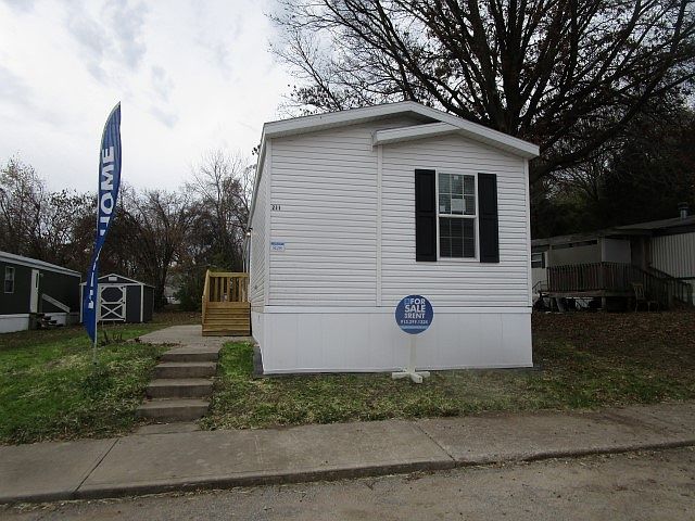 1st image of 840 S 75th St