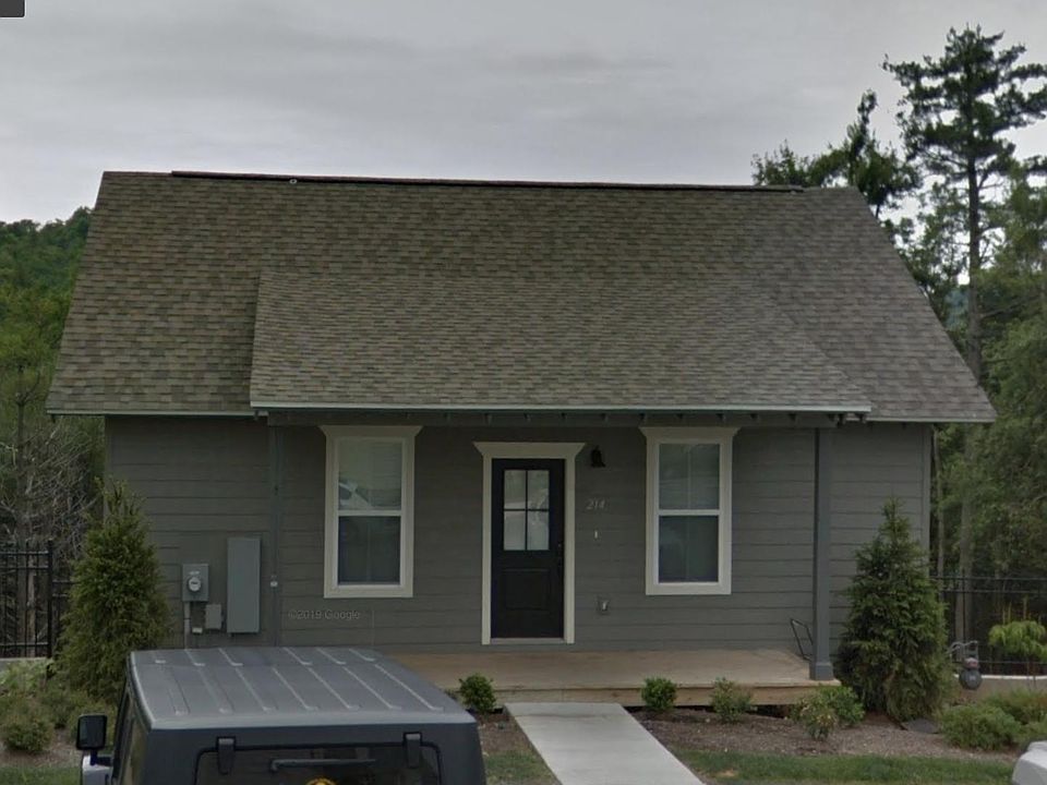1st image of 214 Parkwood Cir