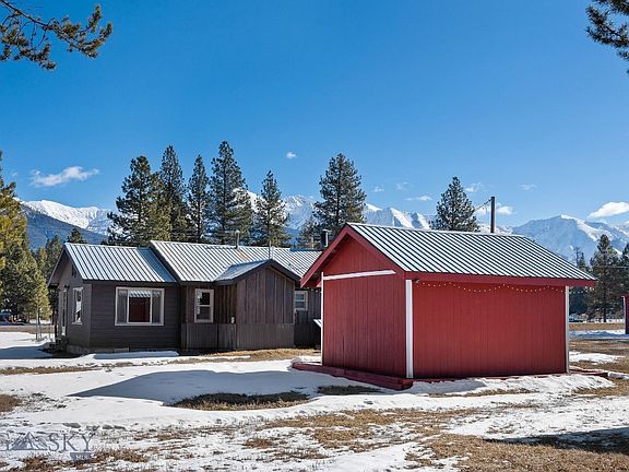3rd image of 6787 Highway 83 N