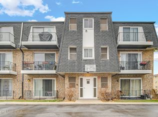 10620 Parkside Ave APT 102, Chicago Ridge, IL 60415