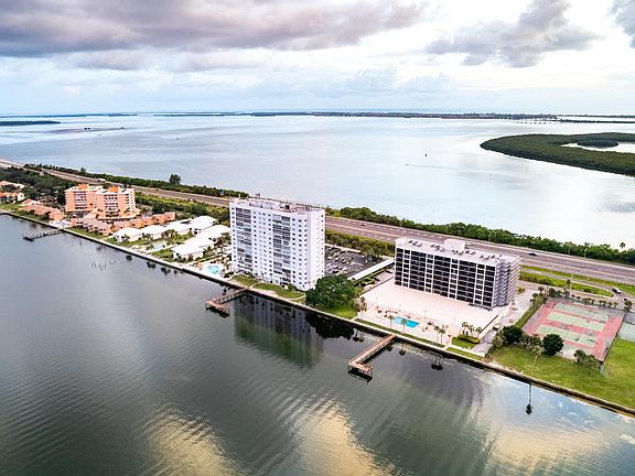 5th image of 7100 Sunshine Skyway Ln S APT 203