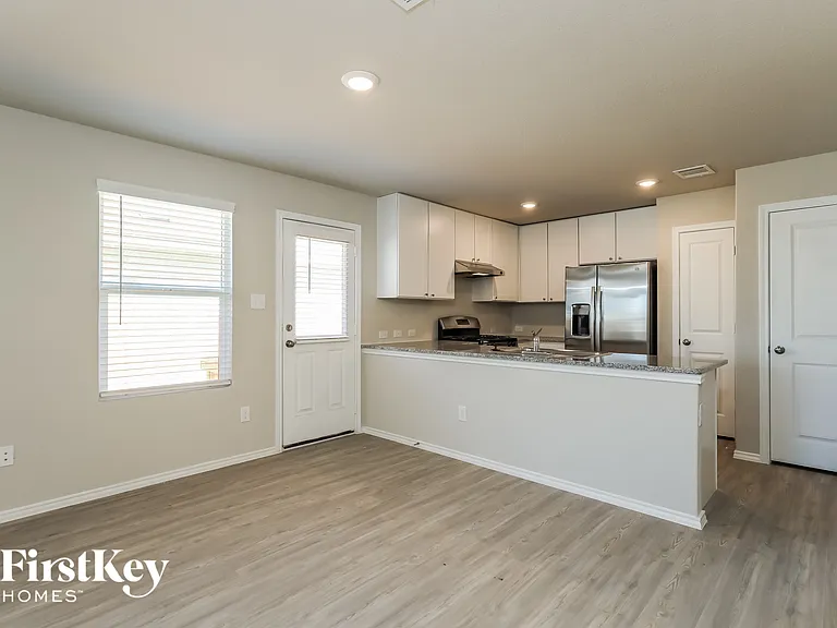 10719 Prusiner Dr — Photo 5