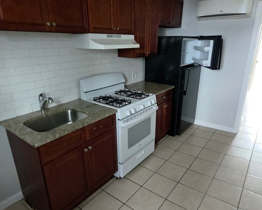 1st image of 83 Market St APT 9