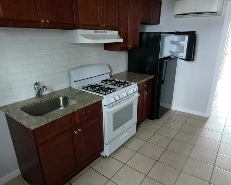 83 Market St #9