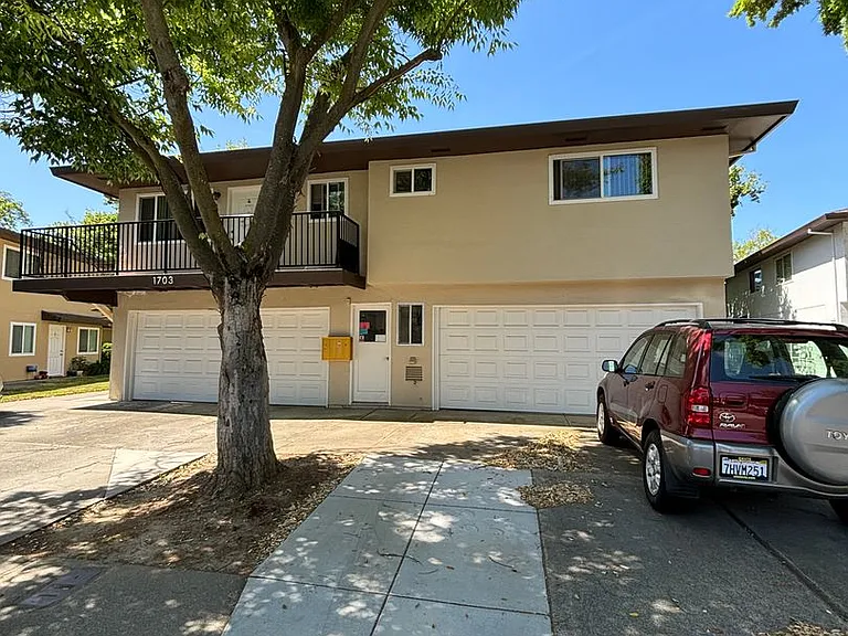 1703 Donner Ave #3 — Photo 16