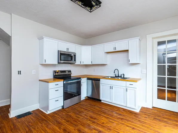 323 W 2nd St, Paris, KY 40361