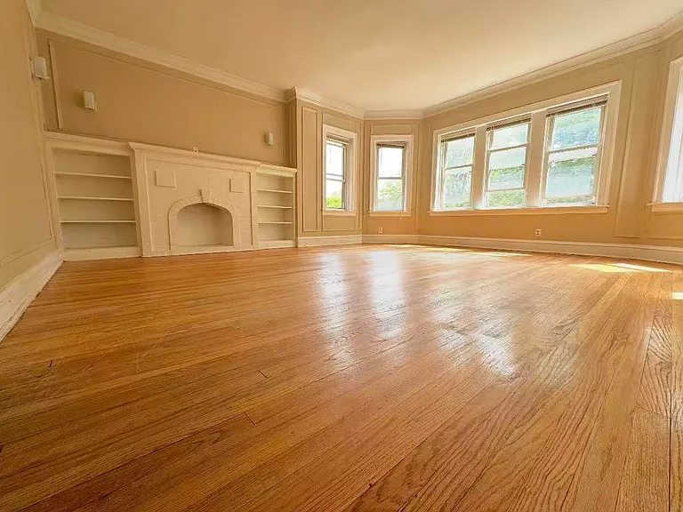 8124 S Maryland Ave #3 — Photo 1